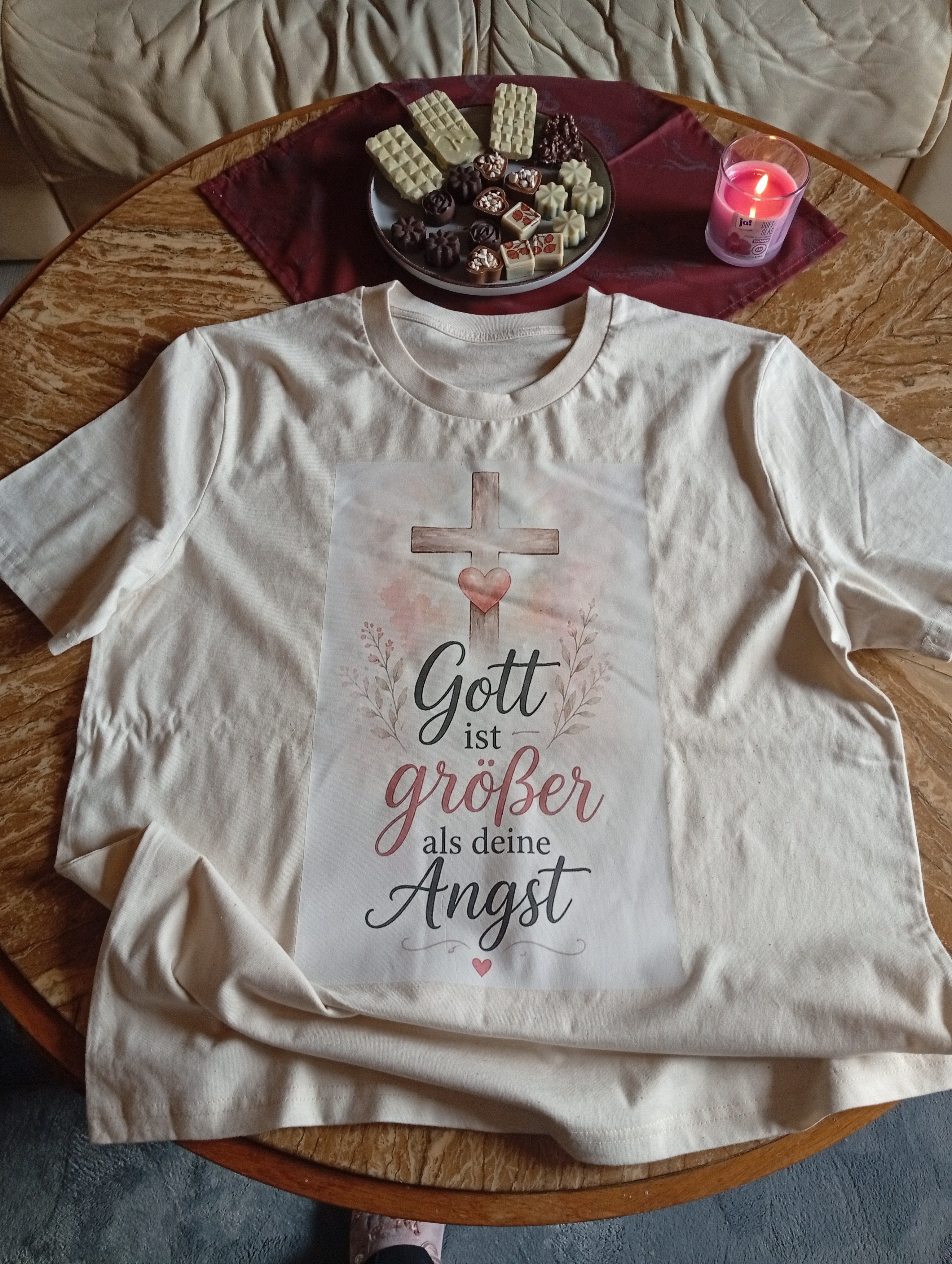 ✝️ „Gott ist größer - Glaube Shirt "