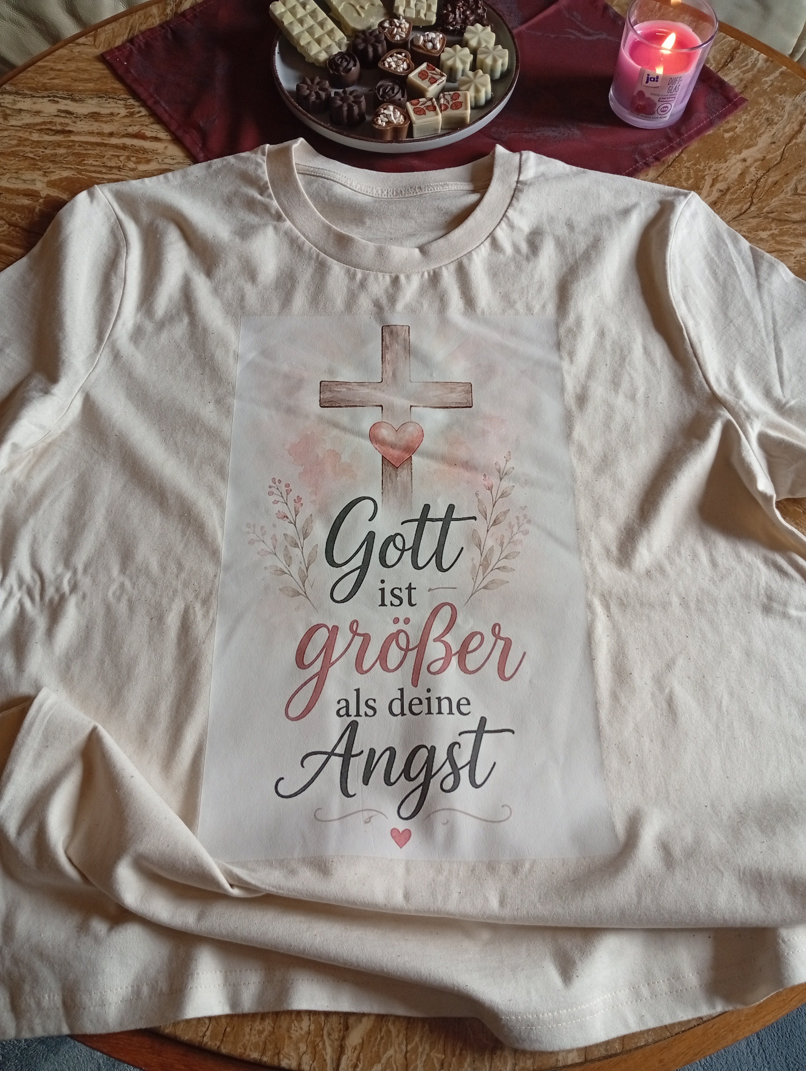 ✝️ „Gott ist größer - Glaube Shirt "